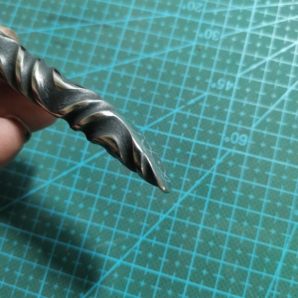 Handmade Titanium alloy EDC Tool Pry Bar 12mm Forged Tail – long 13cm