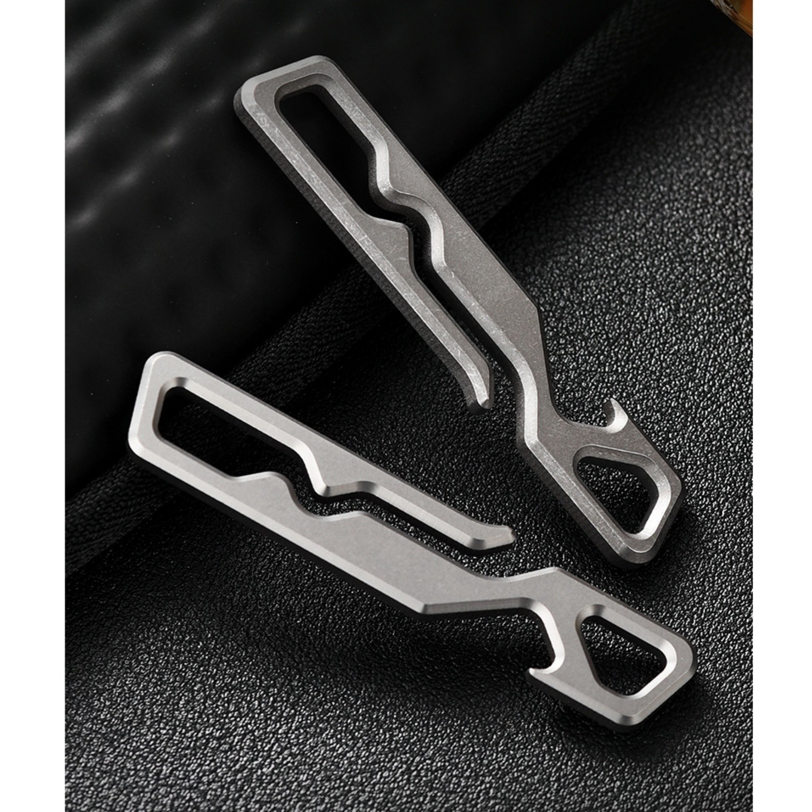 Titanium Alloy EDC Keychain Clip Multi-Tool Belt Hook Outdoor Gear lightweight