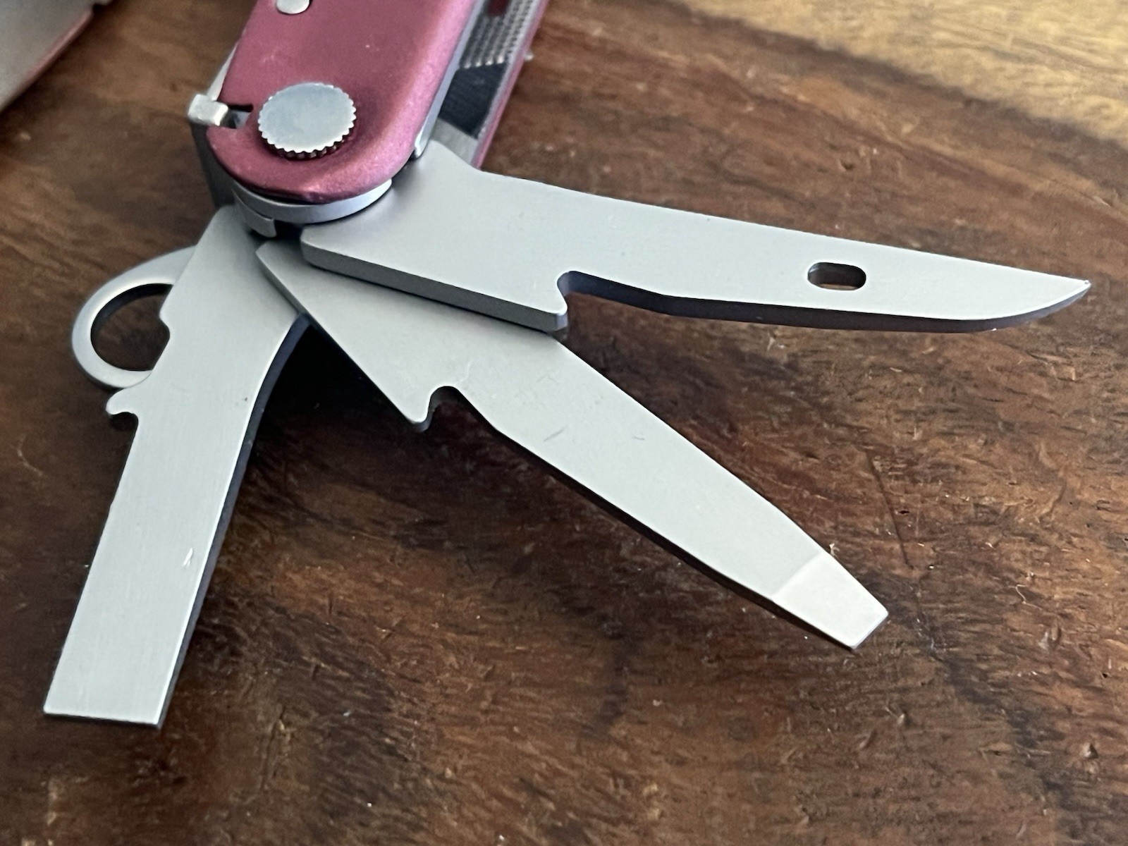 Leatherman Rebar Heathered Cranberry Multi-Tool (17-in-1) SUPER NICE!!! w/Sheath