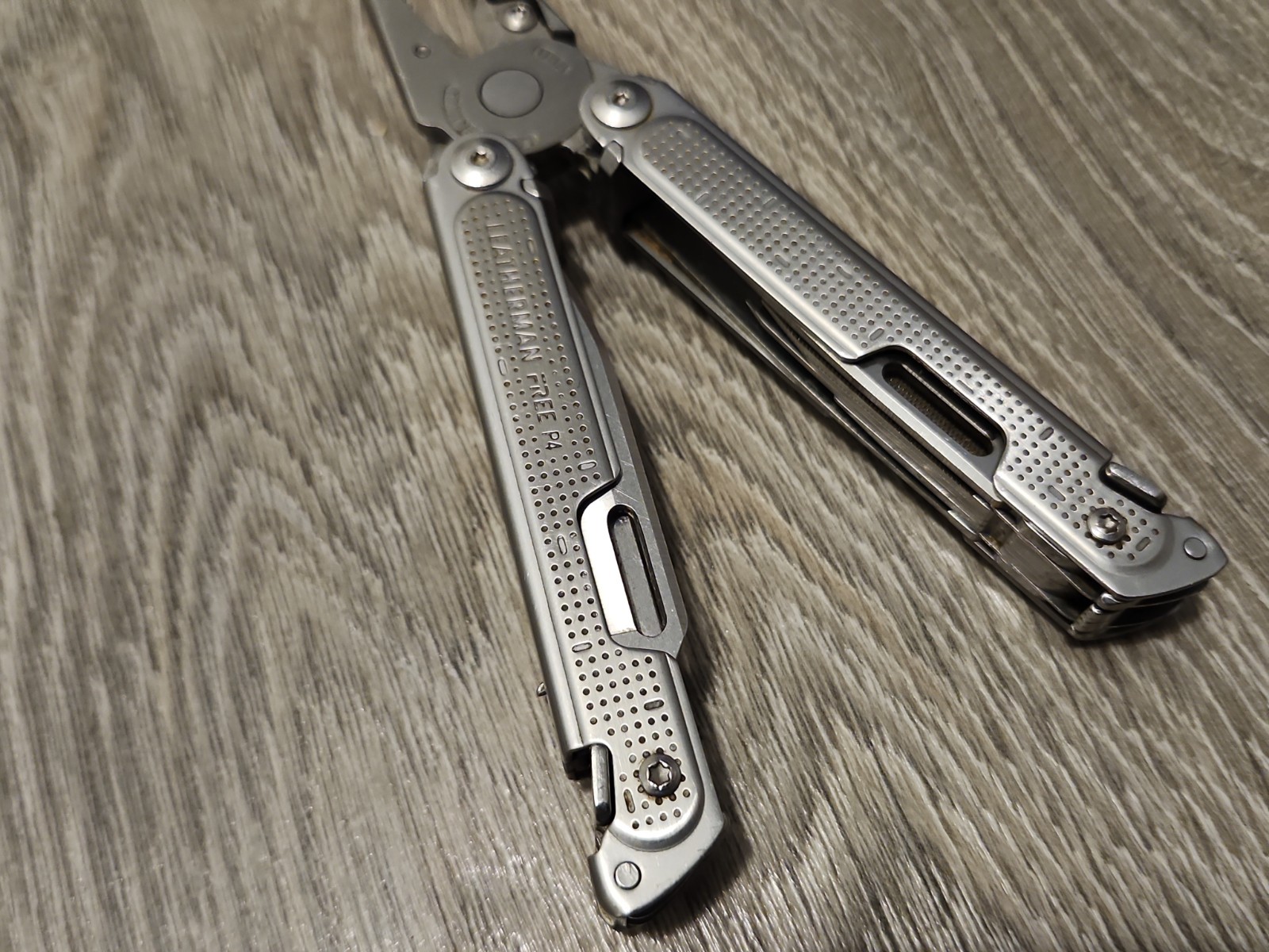 Leatherman Free P4 Multi-Tool – Used, Good Condition, Discontinued