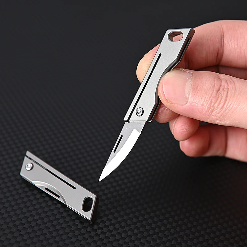 Mini Titanium Alloy Folding Knife for Outdoor Camping, Portable Keychain