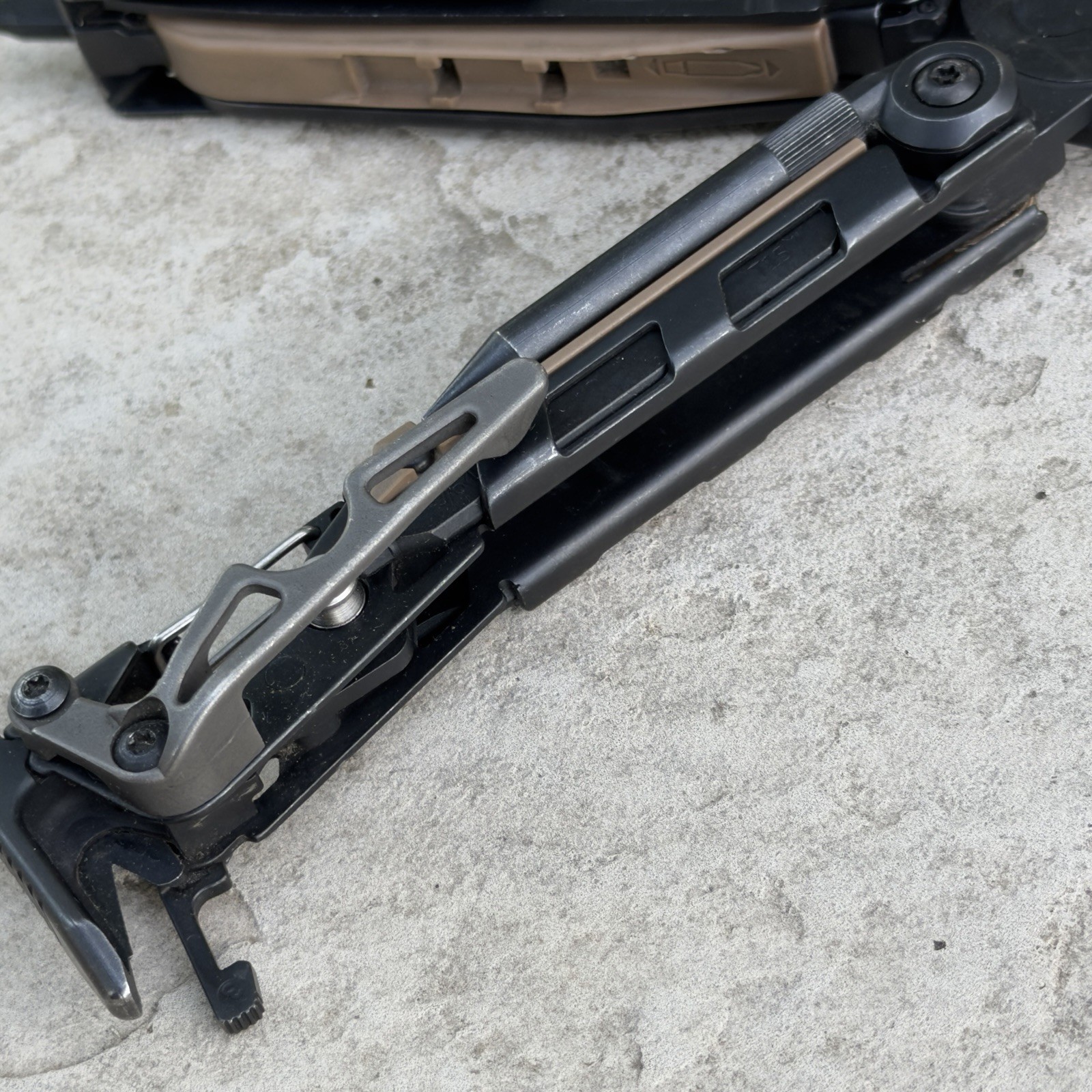 Leatherman MUT EOD Black multi tool Brown/Tan