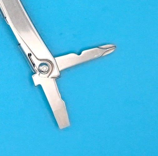 Leatherman Rev 3.8″ Multi-Tool, Stainless! With Sheath!
