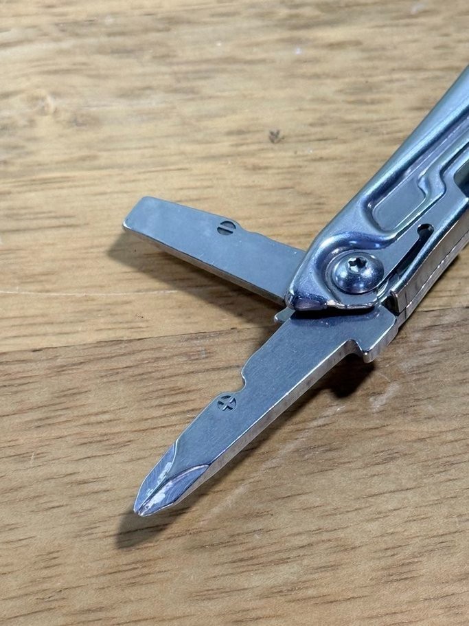 Leatherman Rev Stainless Steel Multi-Tool Pocket Clip Pliers Knife EDC Tool Used