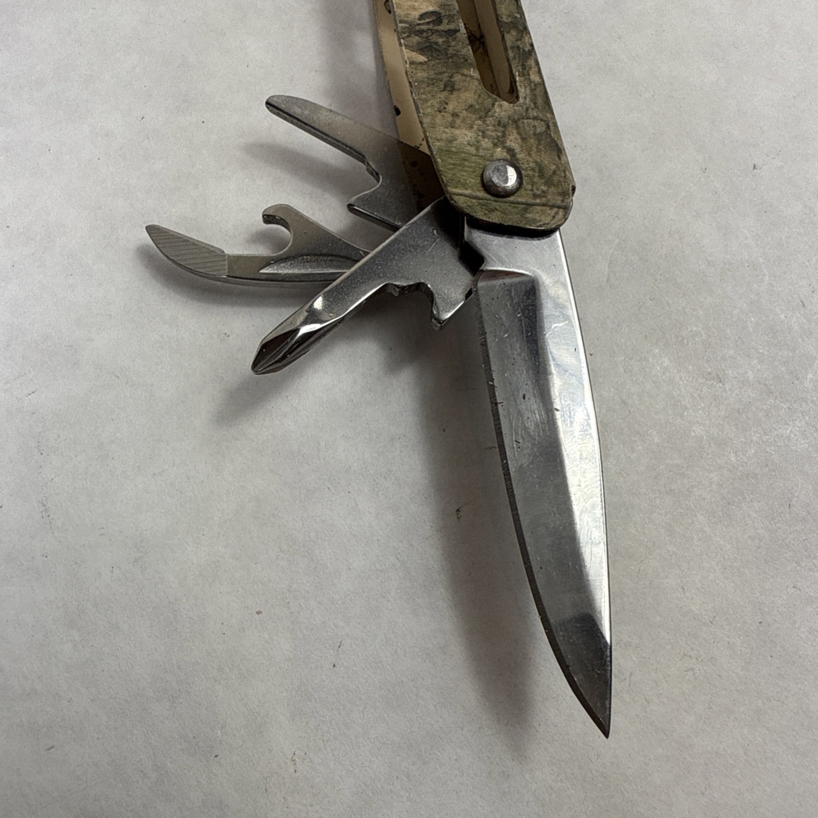 Camo Multi Tool Mossy Oak & Ozark Trail *See Photos Read