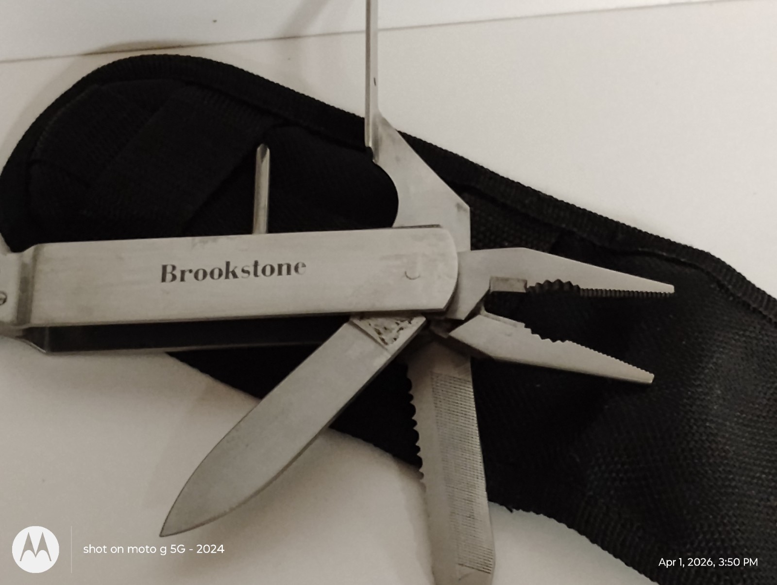BROOKSTONE 8IN1 MULTITOOL WITH BLADE, & CASE, SILVER COLOR STAINLESS , ( OF