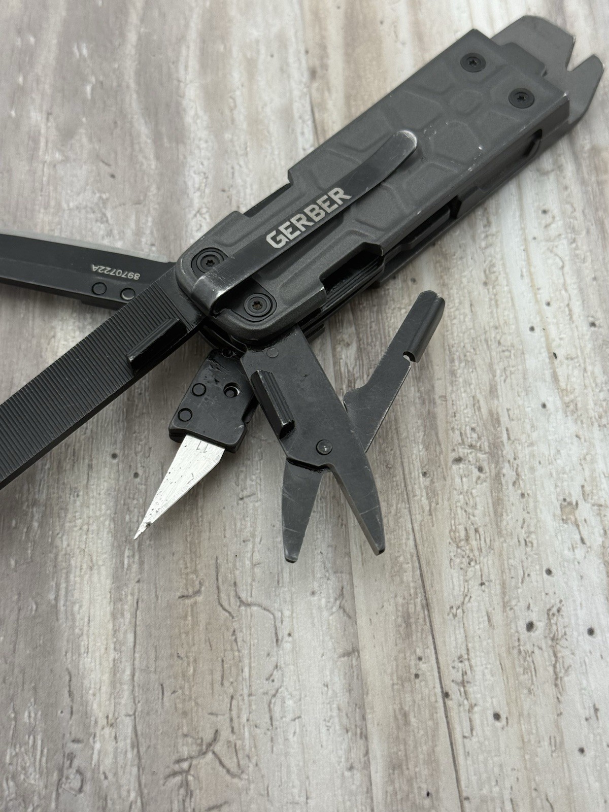 Lot of 2 : Gerber Lockdown Pry & Prybrid Utility Knife Multi-Tool Pocket Prybar