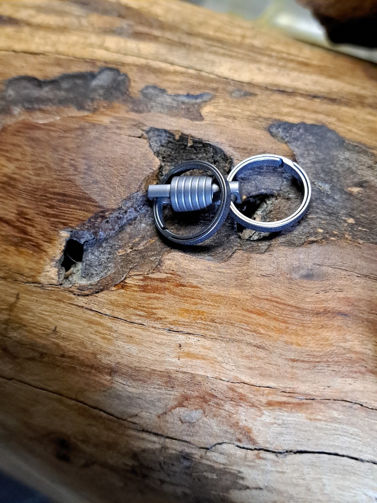 Pro Mini Series Titanium Swivel With 16mm Titanium Sidepush Keyrings