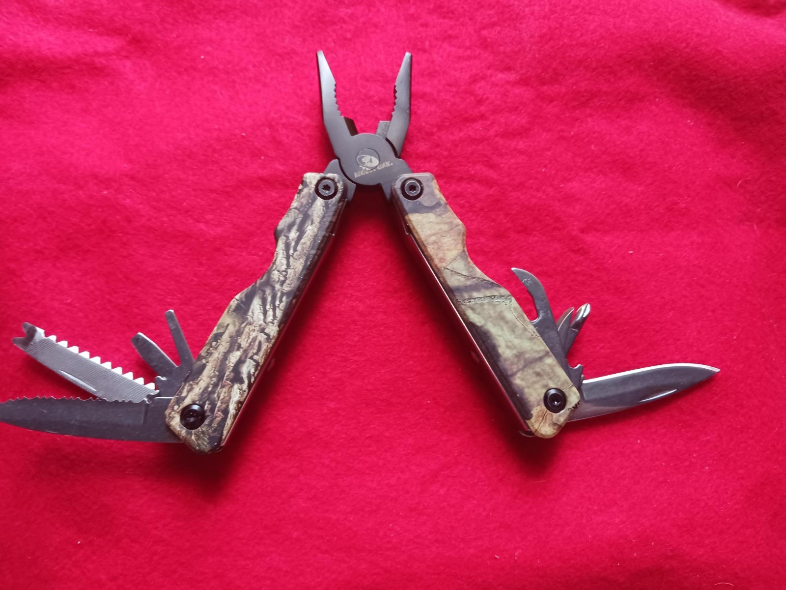MOSSY OAK Multi-tool 13 in 1 Multi Function Pliers Folding Pocket Tool w/ Sheath
