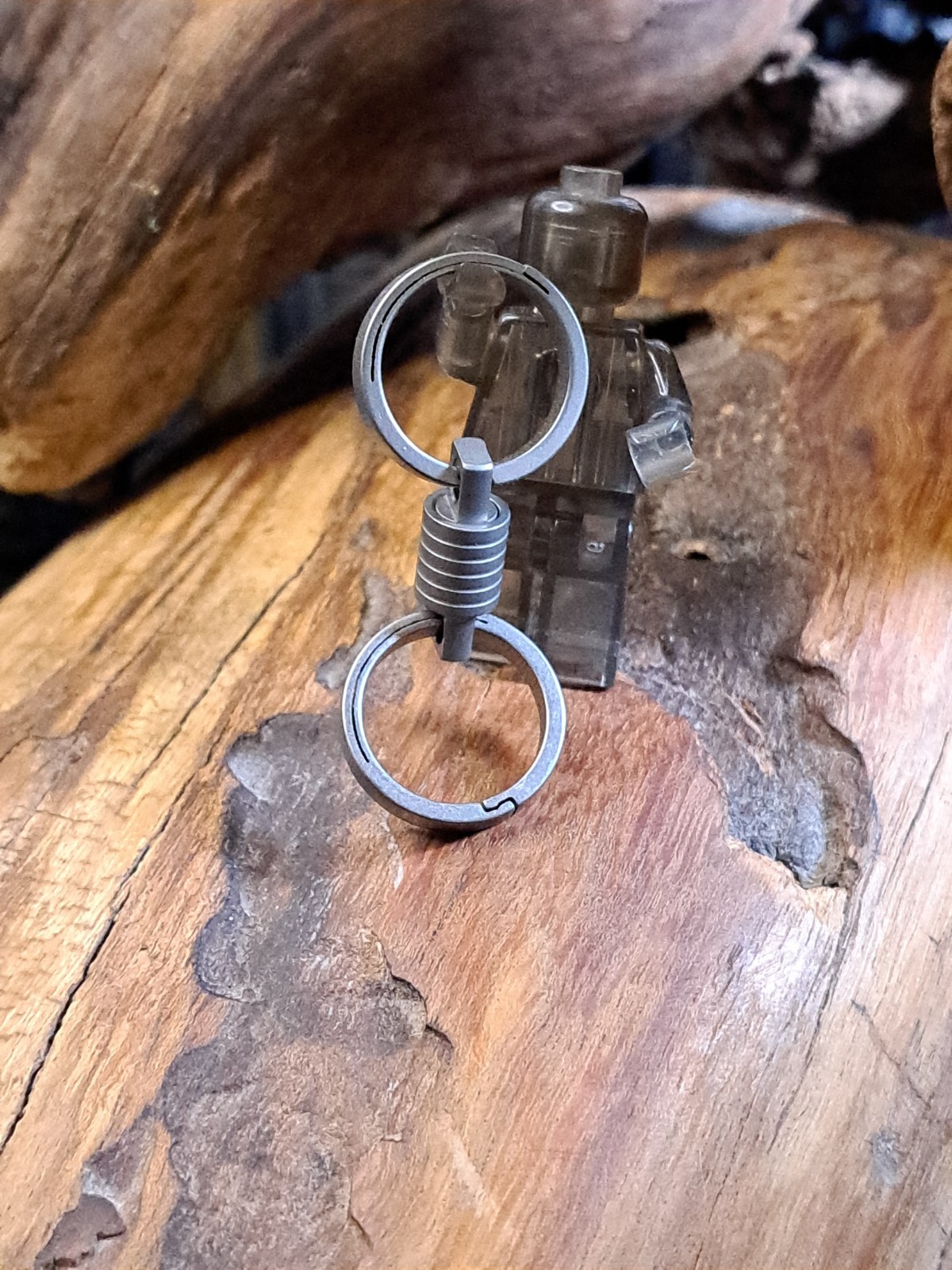 Pro Mini Series Titanium Swivel With 17.5mm Titanium Quicksnap Keyrings