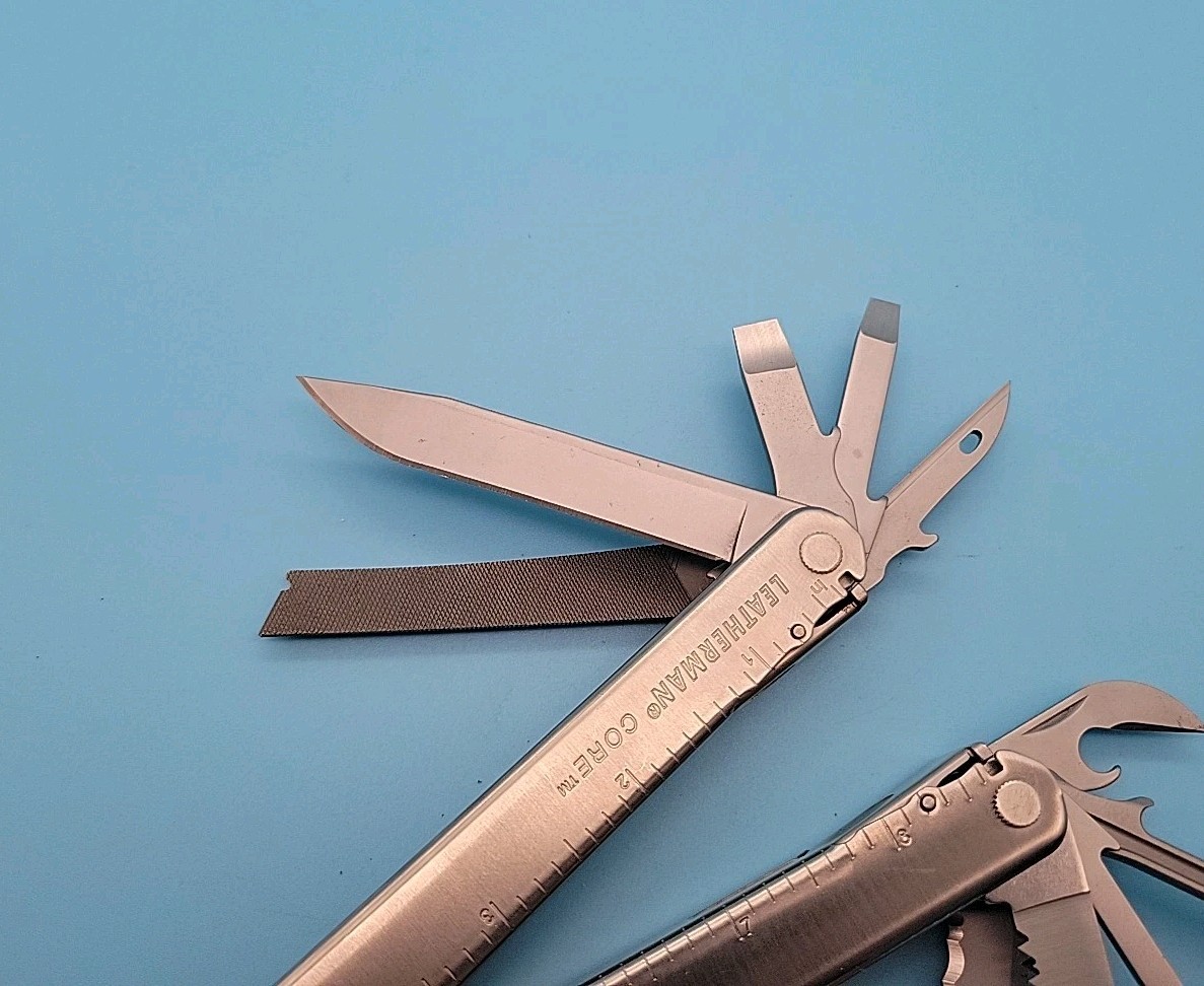 Leatherman Core Multi-Tool – Dated 0206 – Pliers, Knife – Silver – RETIRED