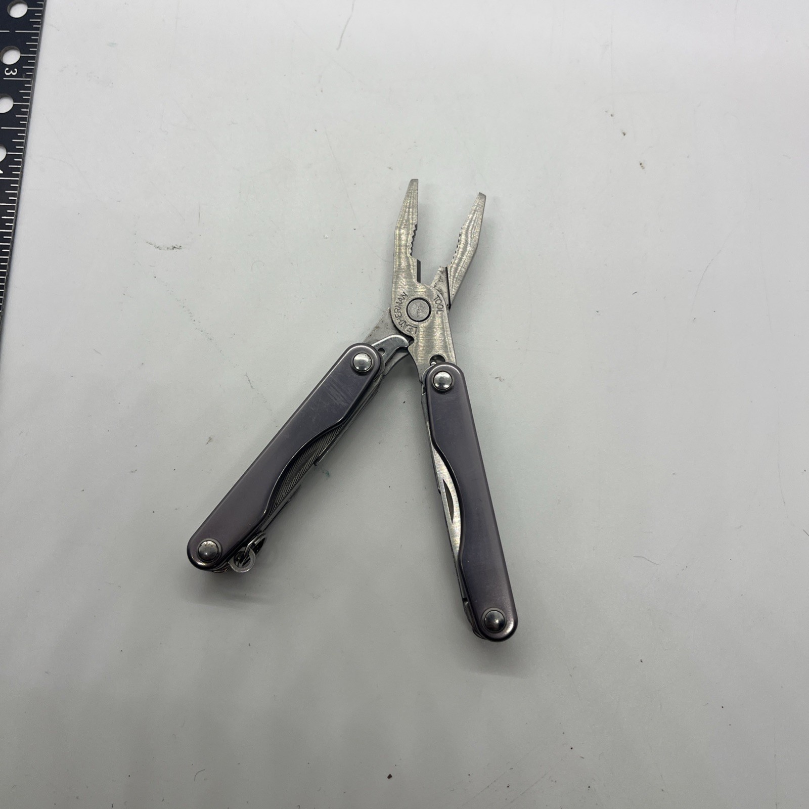 Leatherman Squirt S4 Multi-Tool, Key Ring, Retired, GRAY!