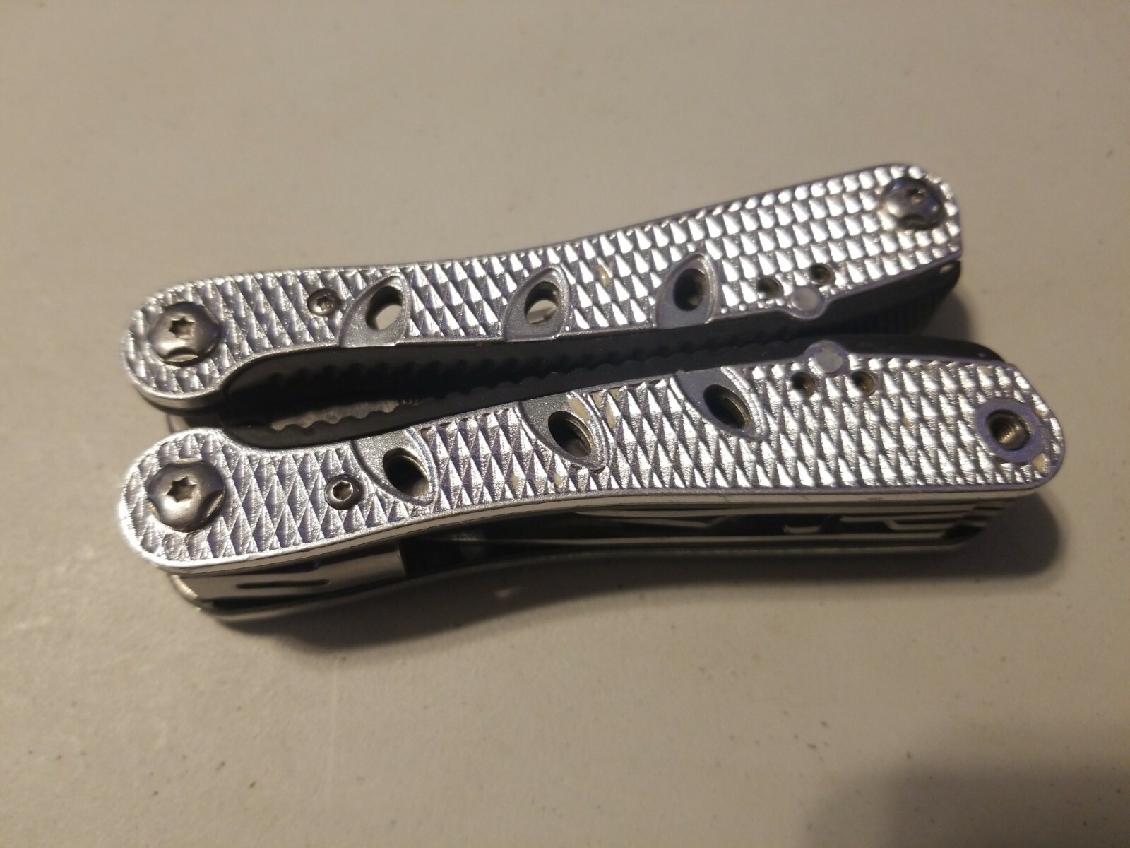 Husky 14 In 1 Multi-tool USED SILVER