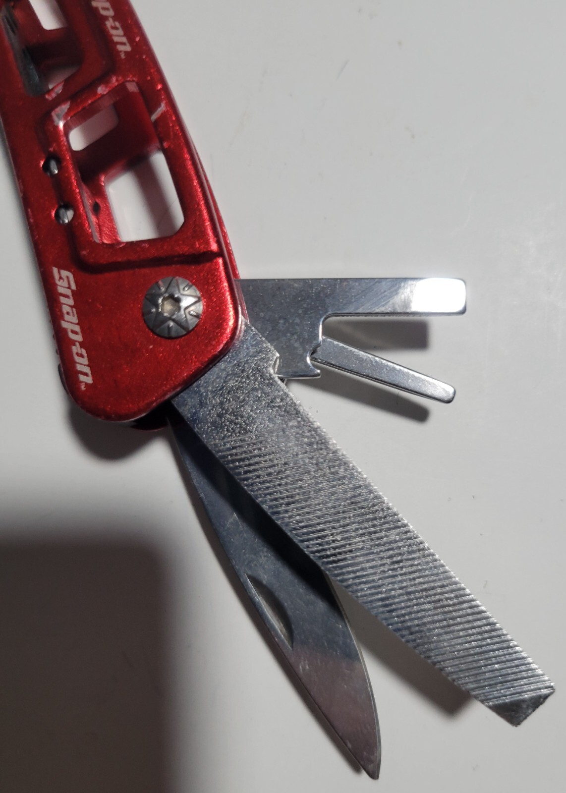 Snap-on Multi-tool Pocket Knife Pliers Red Stainless Steel 9 Tools in 1
