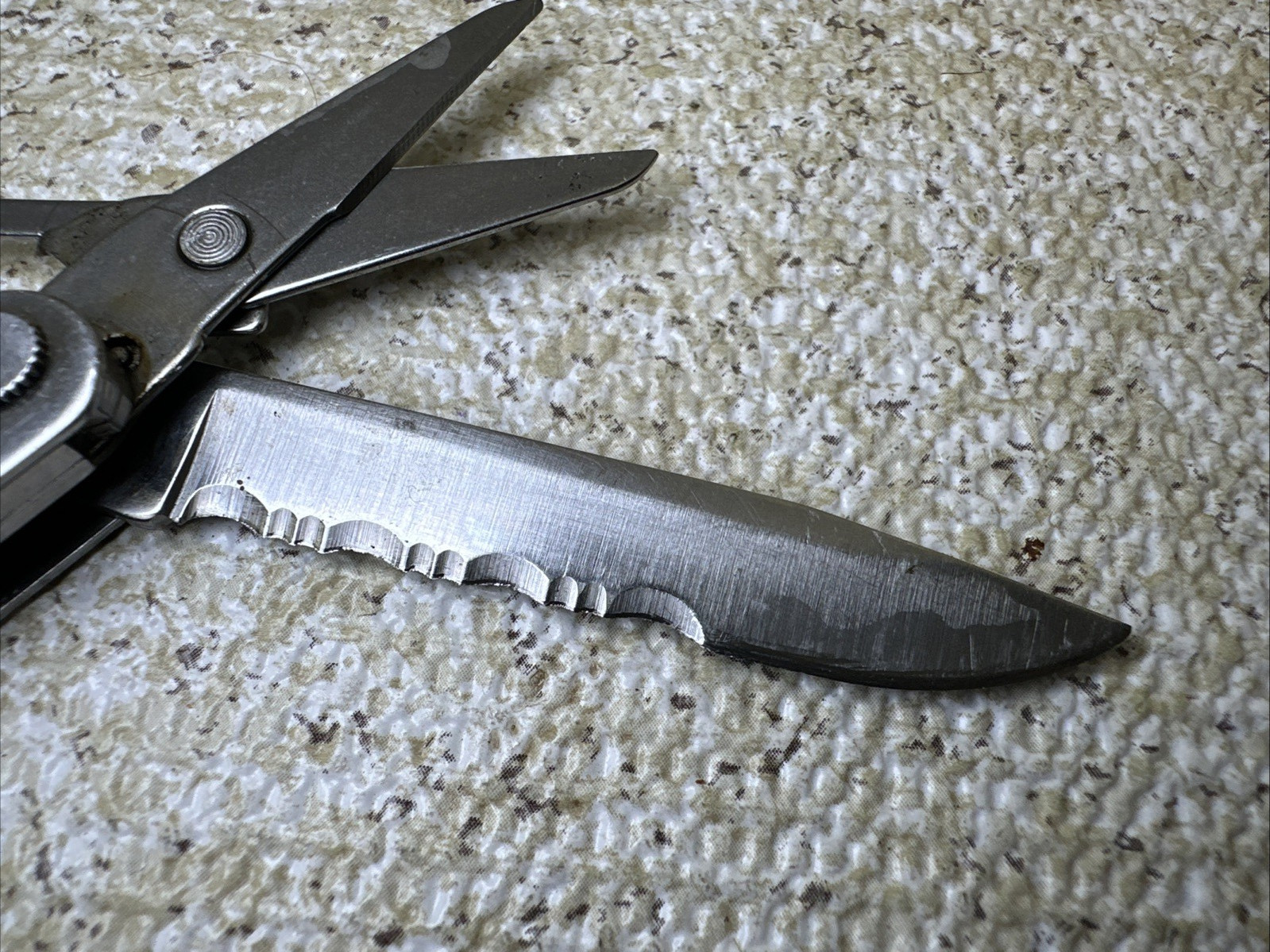 VTG Original Leatherman Multi Tool W/Original Leatherman Sheath “0696” Read Desc