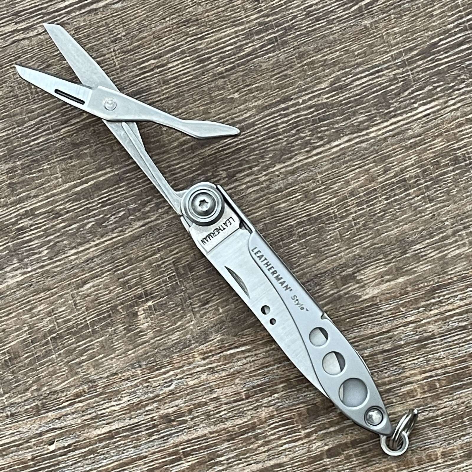 Leatherman Style Black multitool. New. Discontinued. Branded “Dell”.
