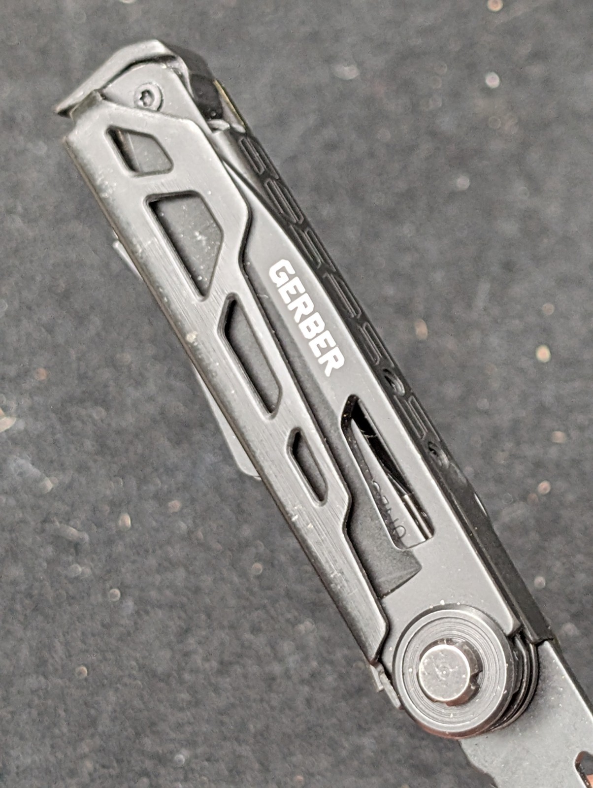 Gerber Armbar Scout Multi-Tool Knife w/ Scissors & Saw More… – Nice