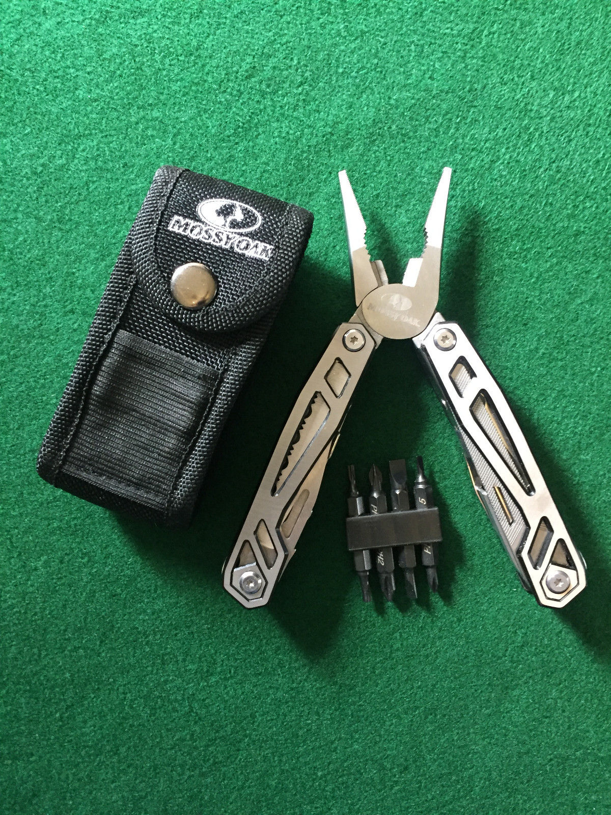 MOSSY OAK Premium Multitool 21-in-1 Multi Tool Sleeve Plier Saw + more EDC