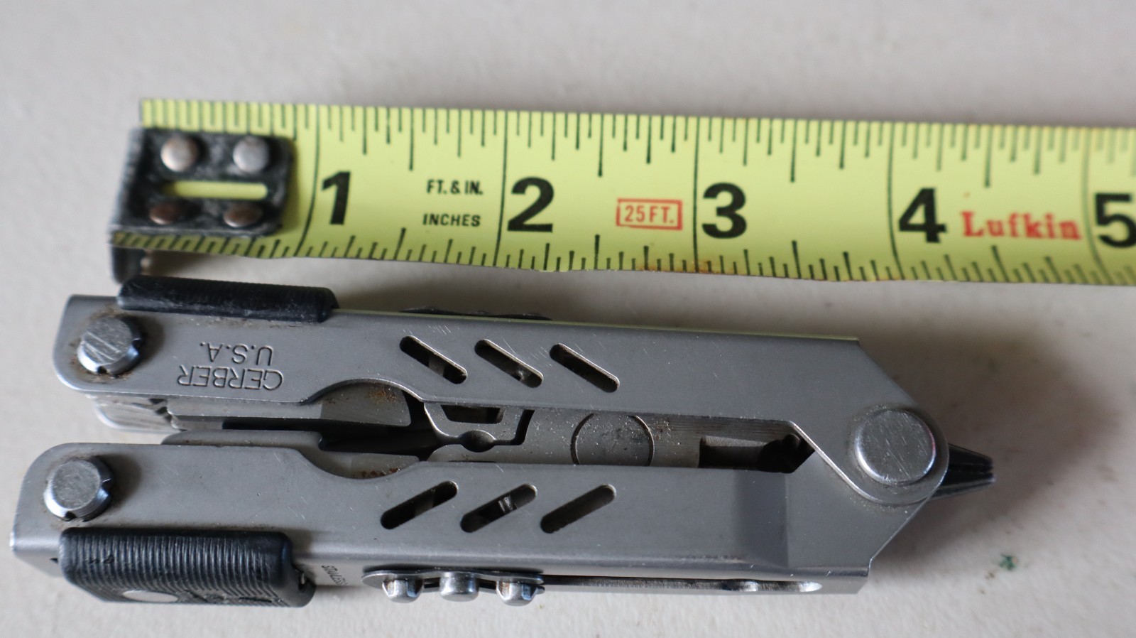Gerber Compact Sport Multi-Tool 11 Tool Plyers Screwdriver etc. d7