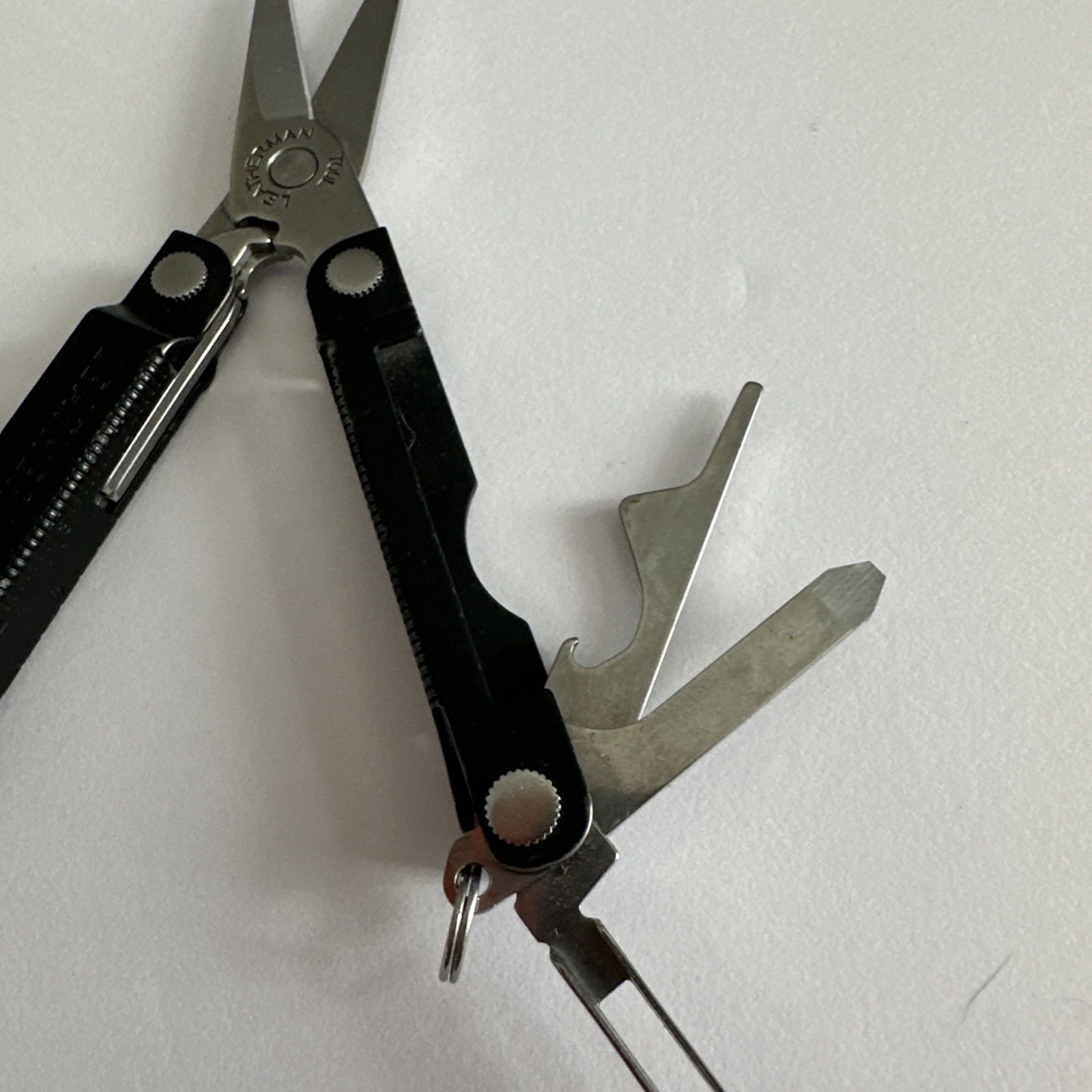 Leatherman Micra Multi-Tool, Knife, Scissors, Key Ring, Black Nice Cond 02/25