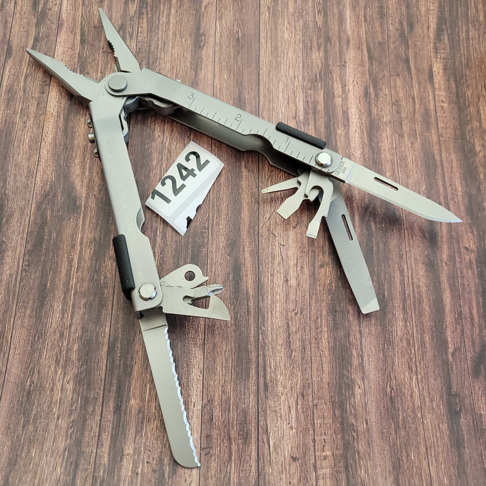 Gerber Multi-Plier 600 Multi-Tool Knife USA UAW Ford Motor Company