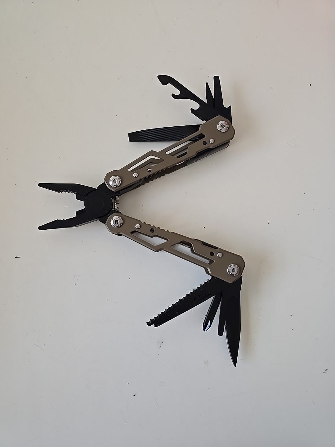 Multi Tool Plier Set With Screwdriver Bits