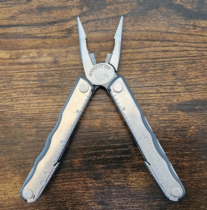 Leatherman Fuse Multi Tool Stainless, USA w/ Plier and Scissors – Great X19