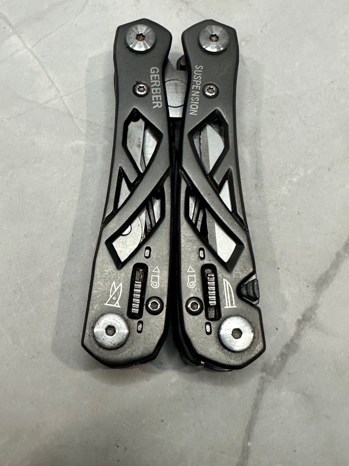 Gerber Suspension MultiTool Knife Plier Saw Scissor Screwdriver 22-01471