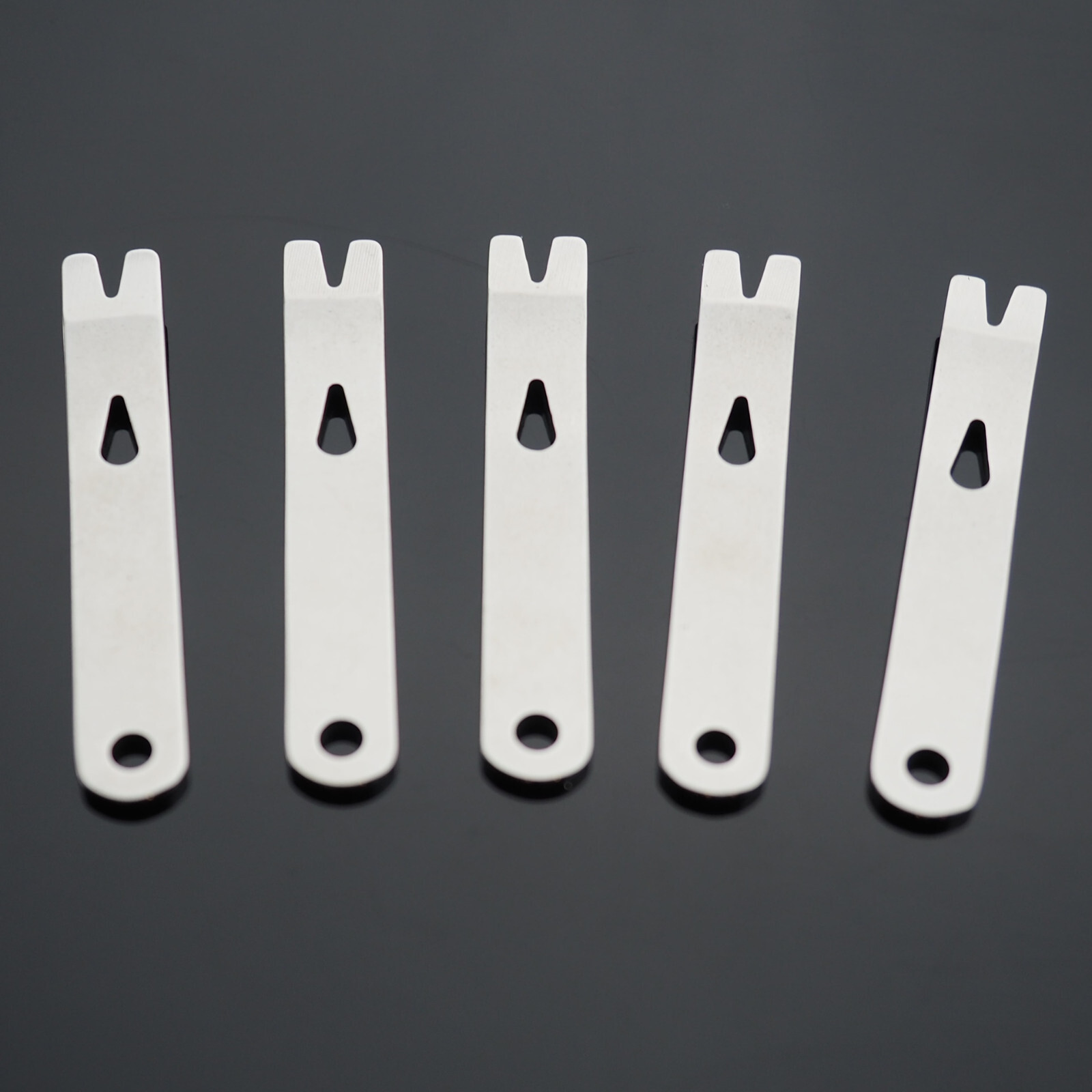 5 PCS Gear Mini Crowbar Pocket Pry Bar Keychain Multi Tool Survival Scraper EDC