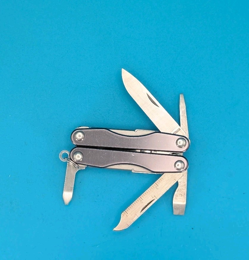 Leatherman Squirt S4 Multi-Tool, Key Ring, Retired, GRAY!