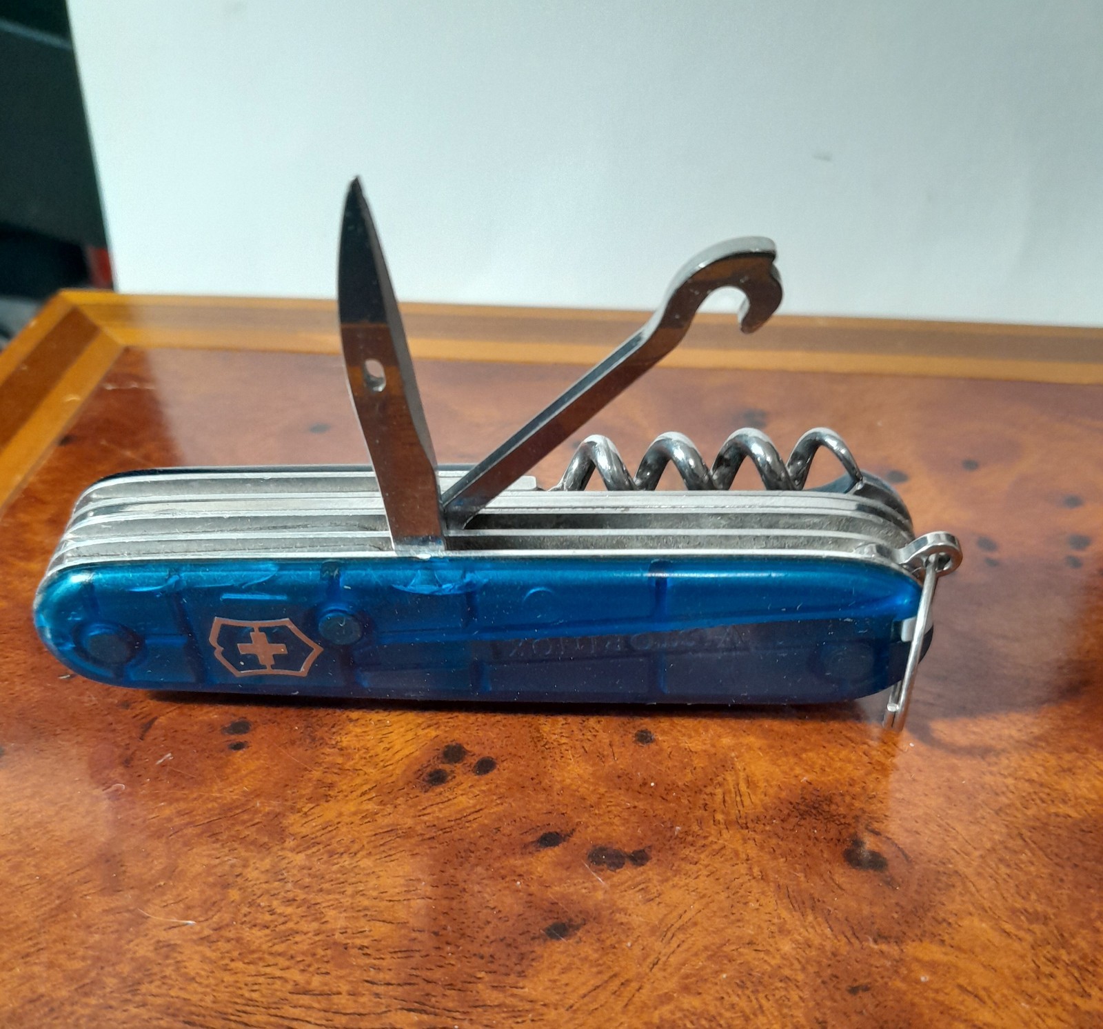 Victorinox Campers Knife, Clear Blue Scales, With Scissors, See Photos Please