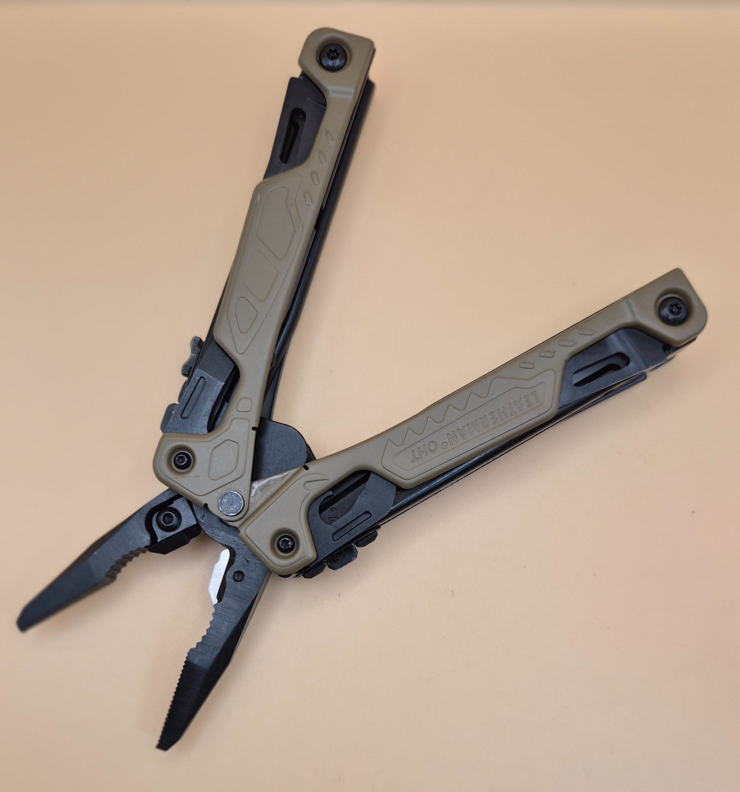 Retired Leatherman OHT Multi-tool Coyote Tan – Good Condition, New Sheath