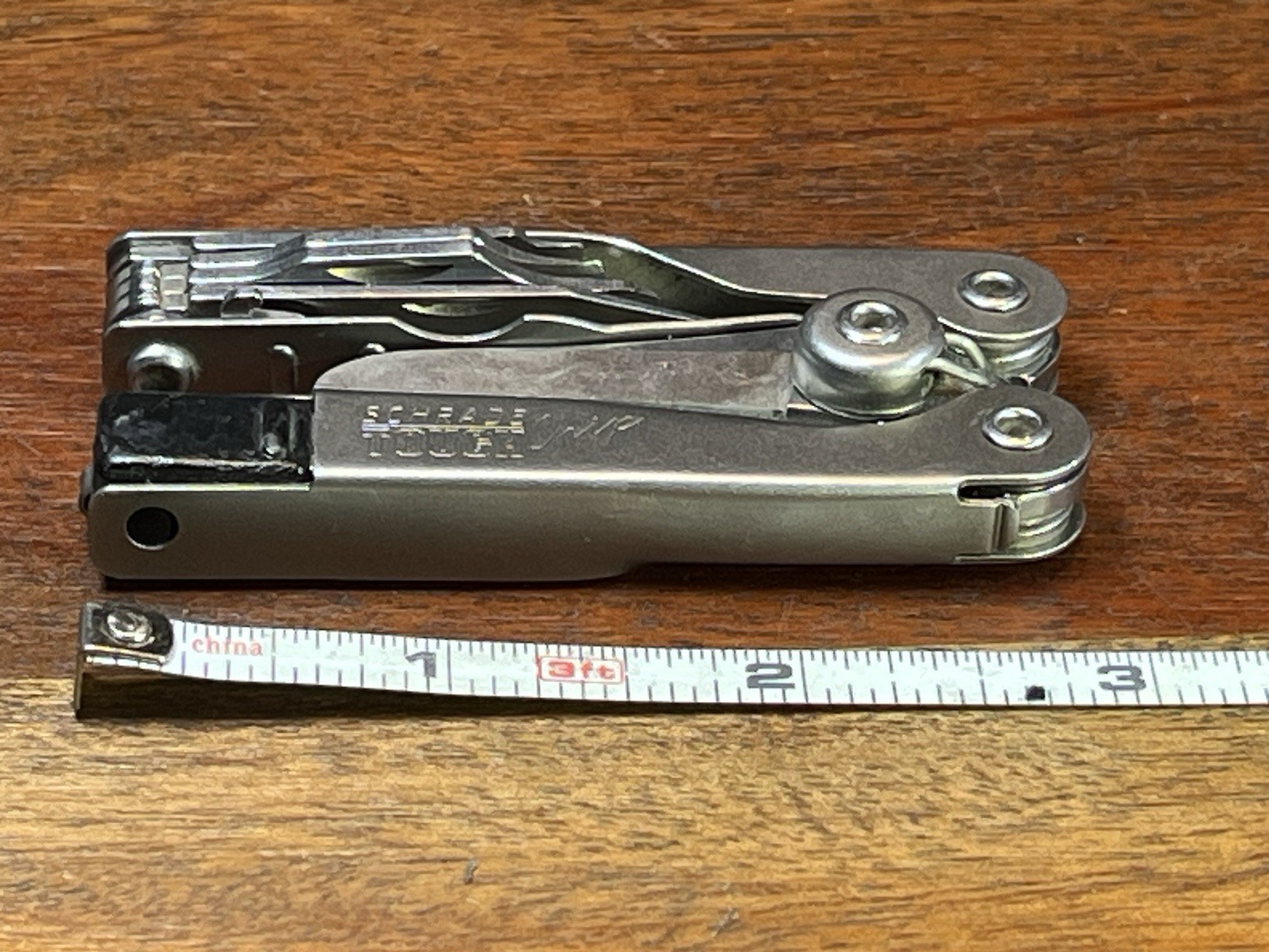Schrade Black USA ST2 Multi-tool Tough Chip Compact / Mini Tool