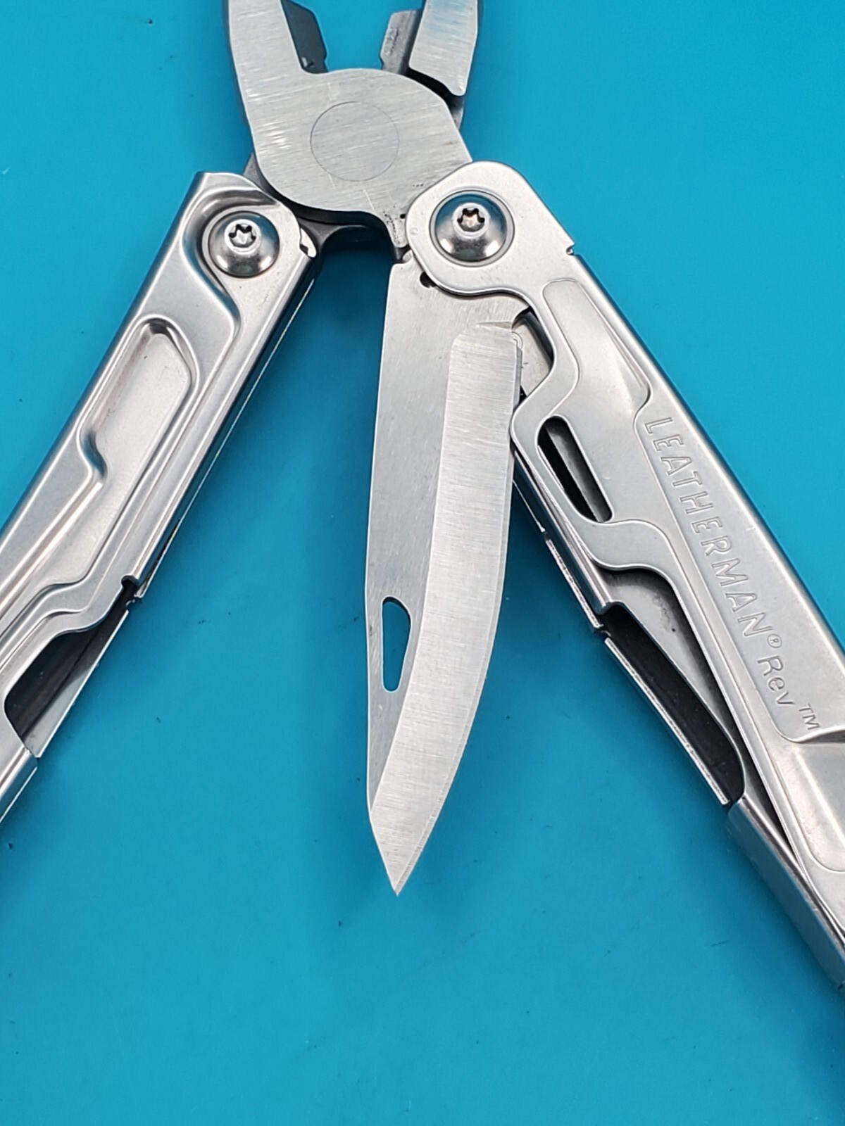 Leatherman Rev 3.8″ Multi-Tool, Stainless!
