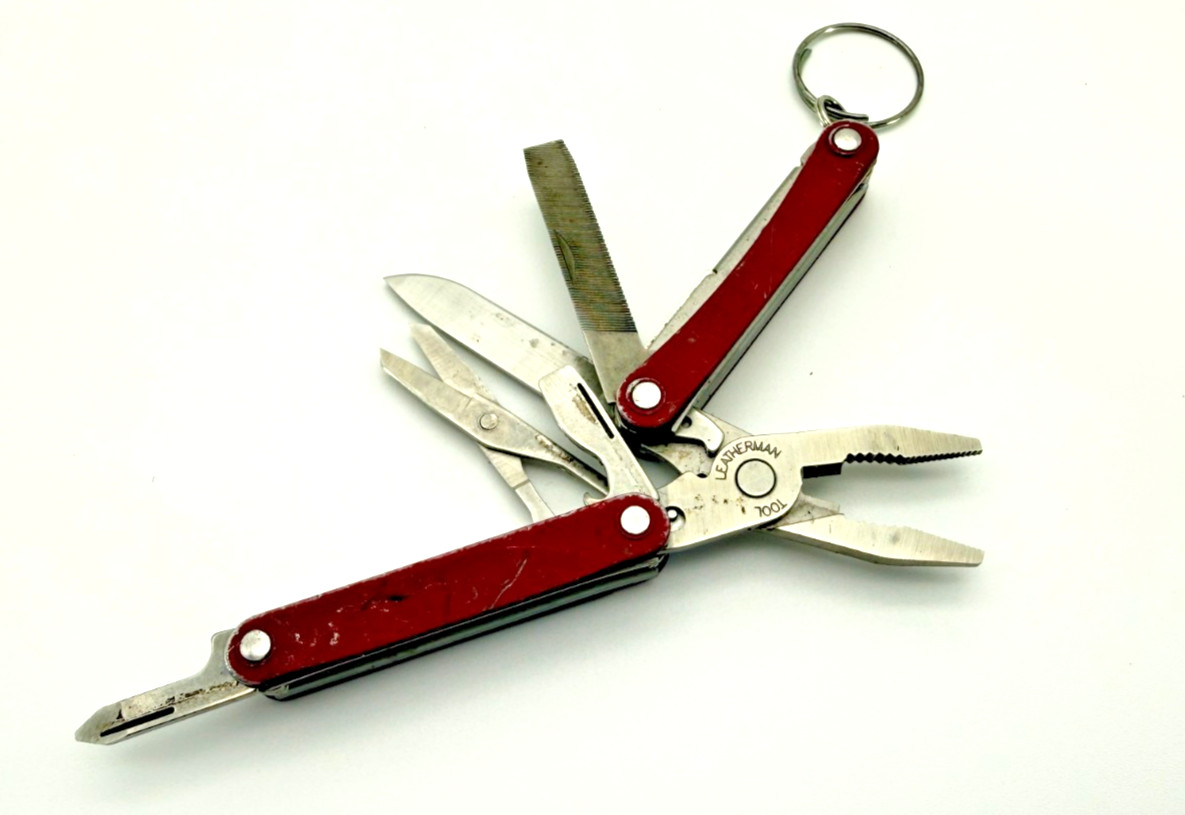 Leatherman Squirt PS4 Multi-Tool – Red – Discontinued Model Vintage Made in USA
