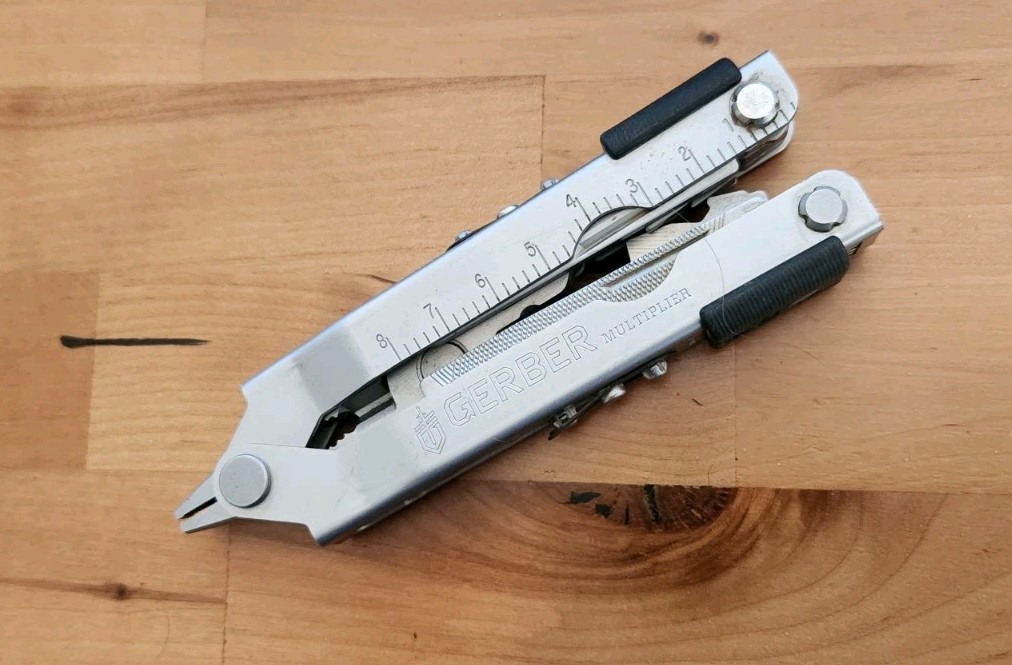 Gerber MP600 Multi-Tool Multi-Plier Needle Nose Silver – Great Condition – U54