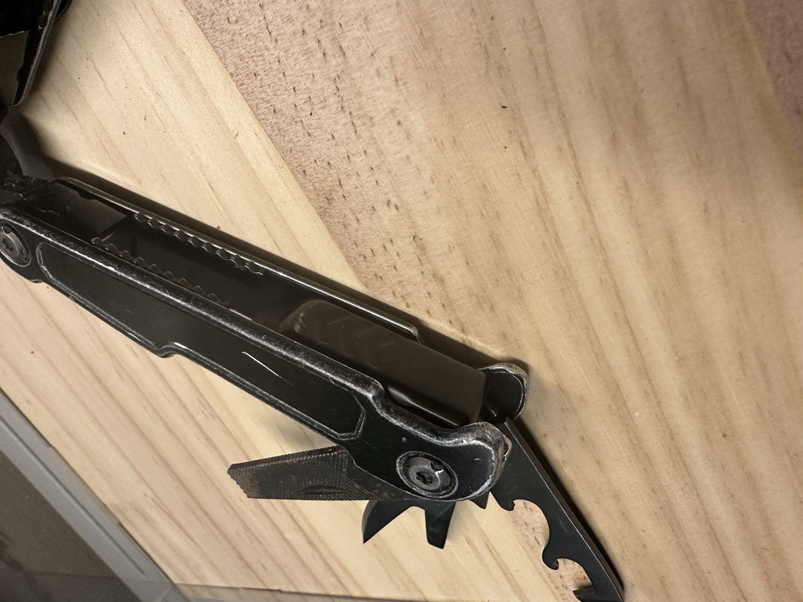 Hyper Tough 10-in-1 Multi-tool Letterman Style Locking