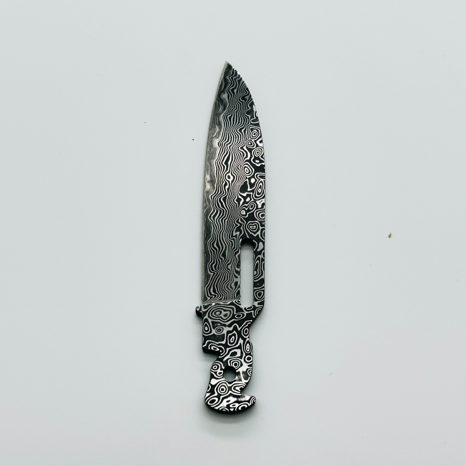 Custom VG10 Damascus (MAIN)Blade for Leatherman FREE P2/P4/ARC – CNC, 60HRC