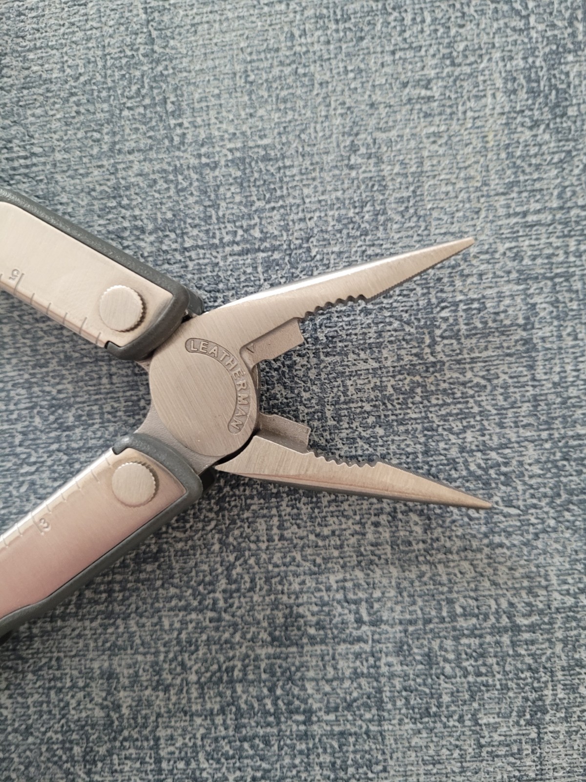 NOS Retired Leatherman Fuse Multi-Tool knife With Sheath NEVER USED!