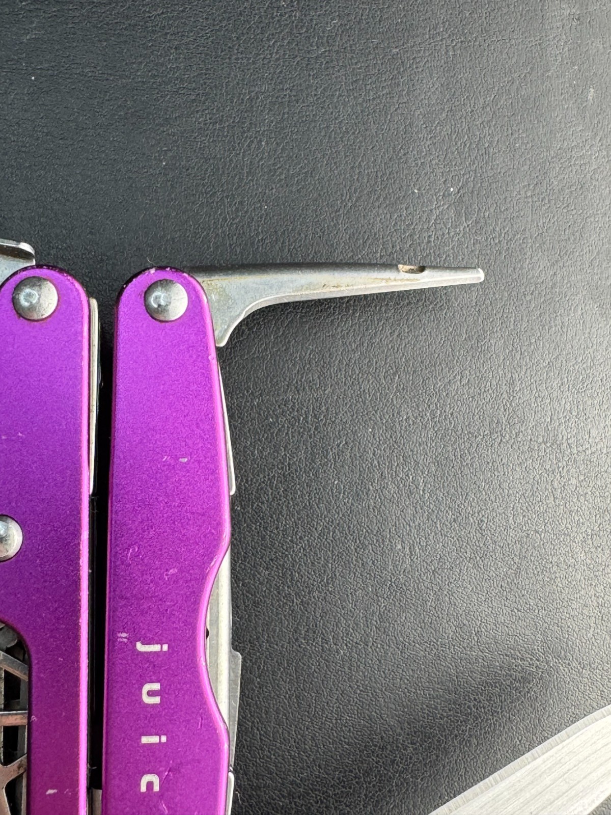 Leatherman Juice XE6 Retired Rare 18 Tools Multitool