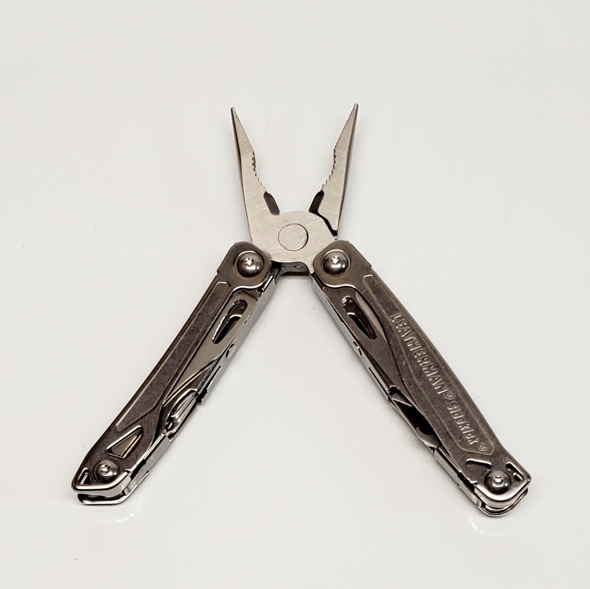 LEATHERMAN SIDEKICK 14 Tool Stainless Steel Multi-Tool With Holster Sheath