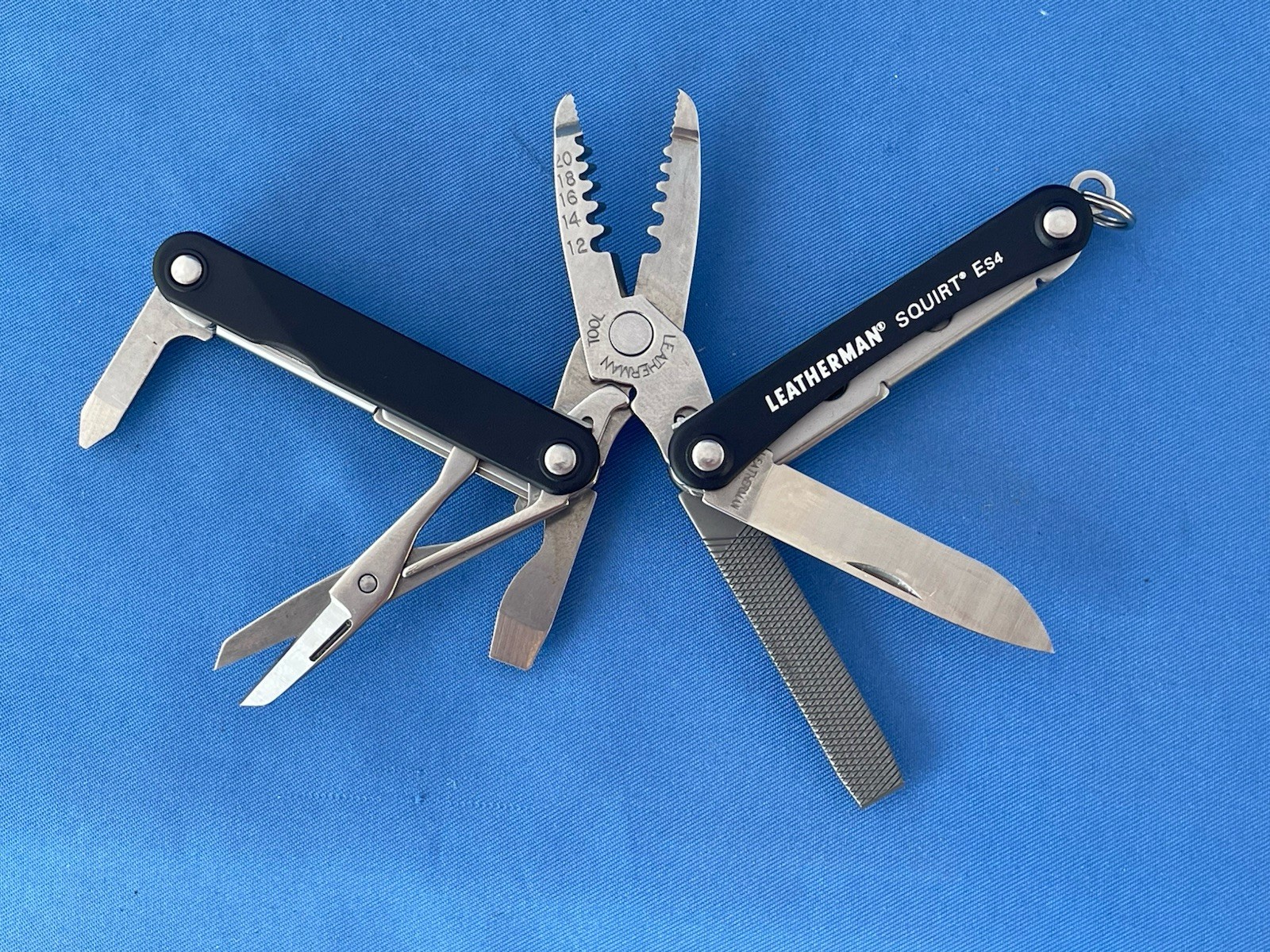 Leatherman Squirt ES4 Multi Tool Knife Wire Stripper New In The Box Black