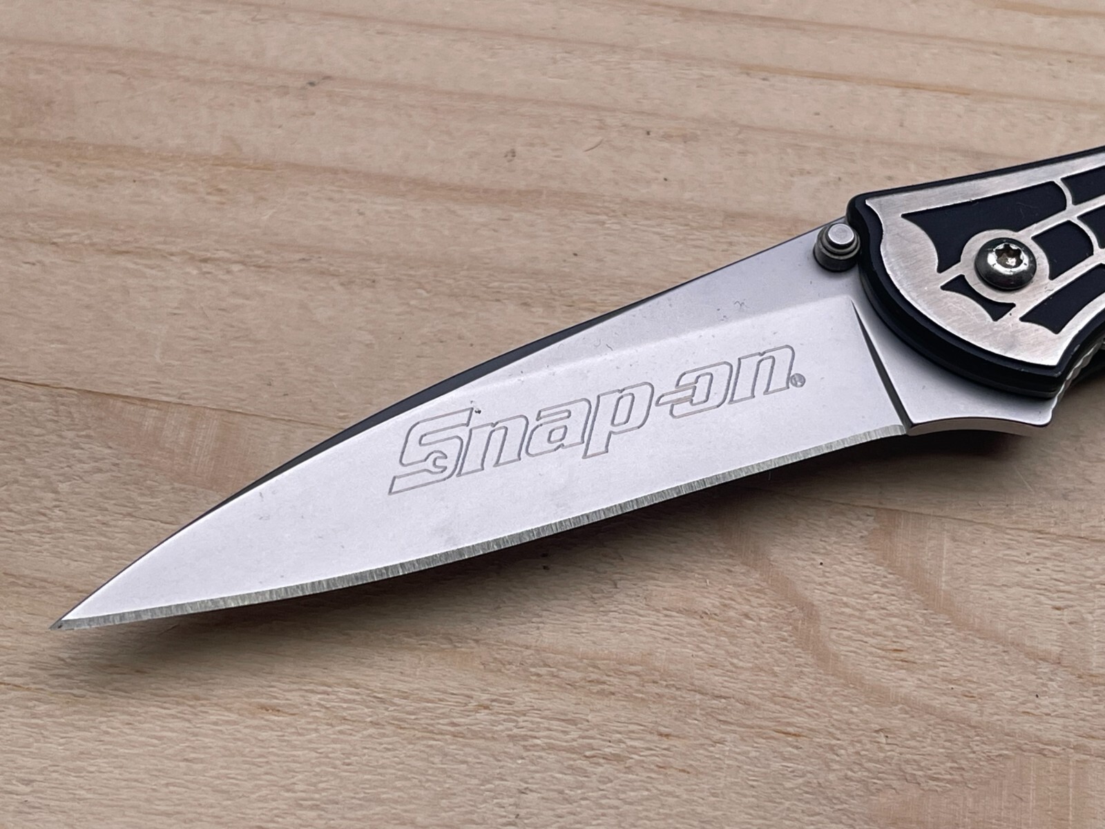 SNAP-ON Kershaw Leek 1660SBKSO – Spider Web 3D Inlay Handle Folding Pocket Knife