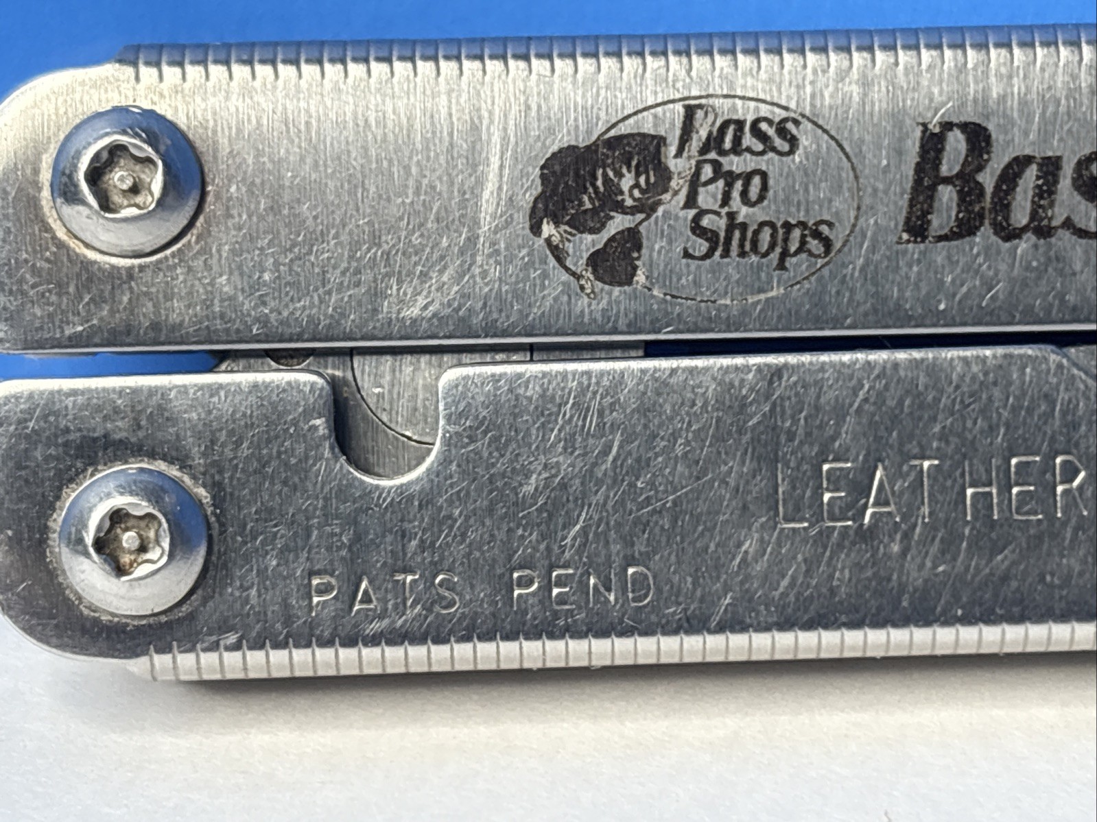 Leatherman SIDECLIP Bass Pro Shops Edition Multi-Tool PATS PEND PORTLAND OR