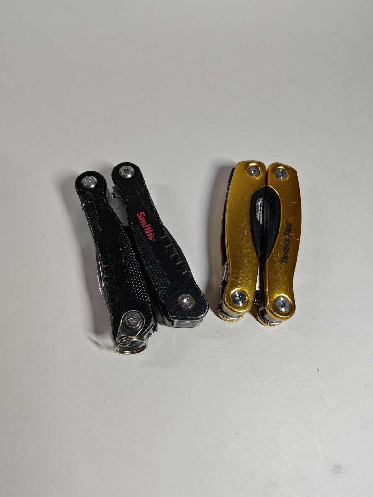 Smith’s & Trades Pro Multi Tool Lot of 2 – Pliers Knife Screwdriver EDC