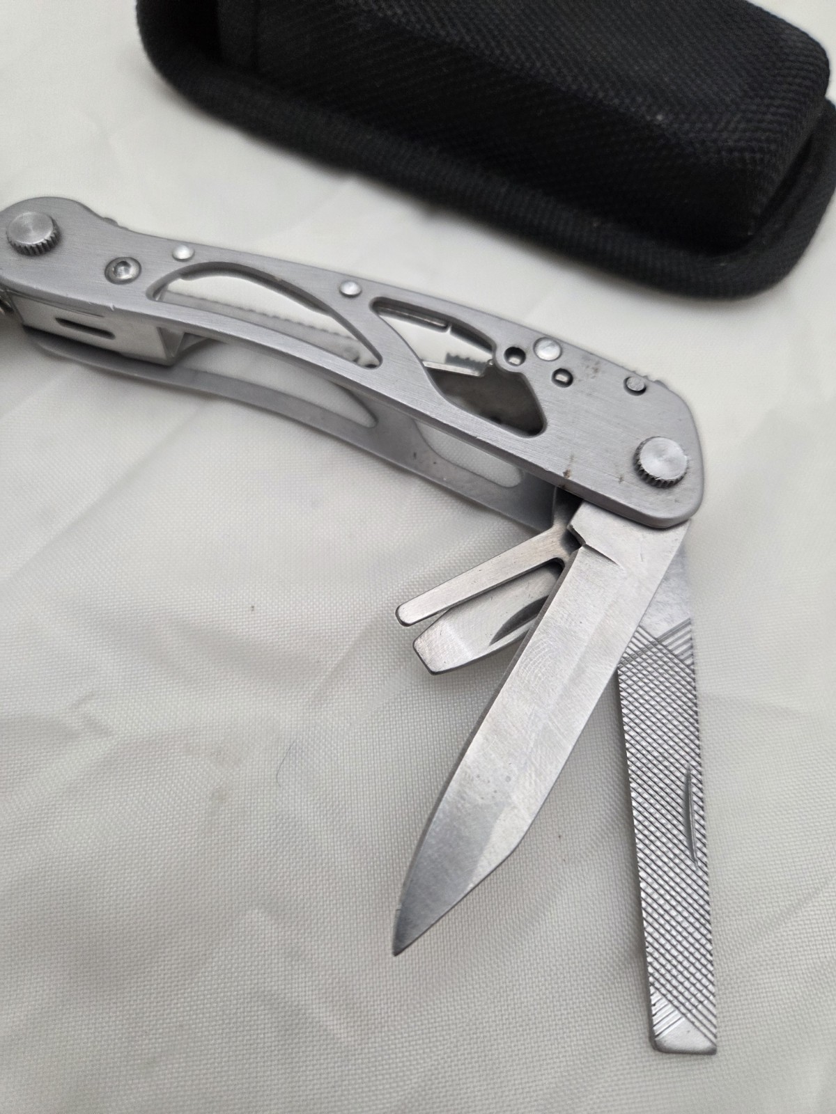 Stainless Seel Leatherman type Multi Tool with Carry Case