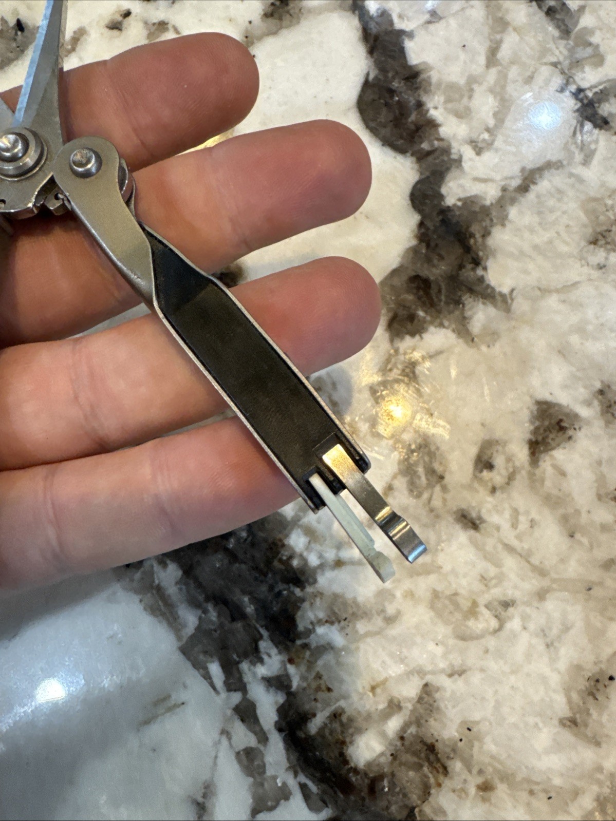 Schrade USA ST2 Multi-tool Tough Chip Compact / Mini Tool