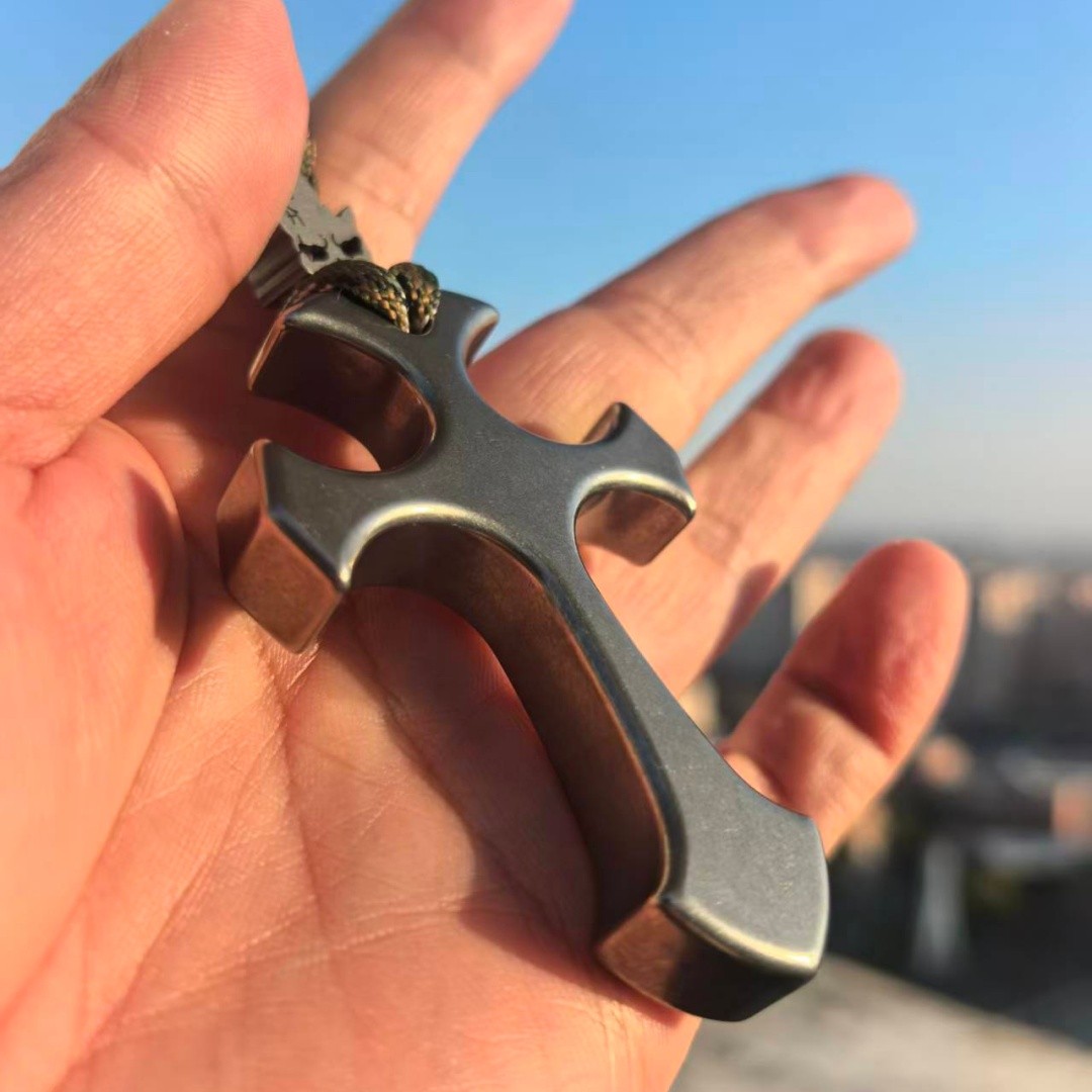 Cross/SkullPendant Titanium alloy TC4 Thickened by 12mm EDC Tool.