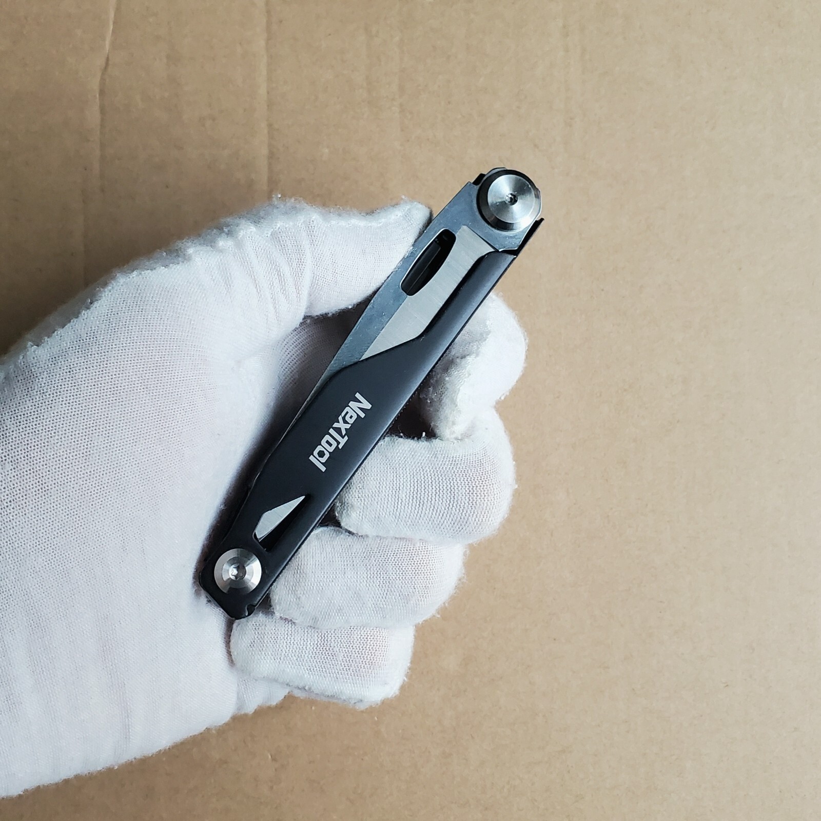 NexTool Knight EDC 11-in-1 Multitool Knife Folding Hand Tool Black 4.34″ Closed