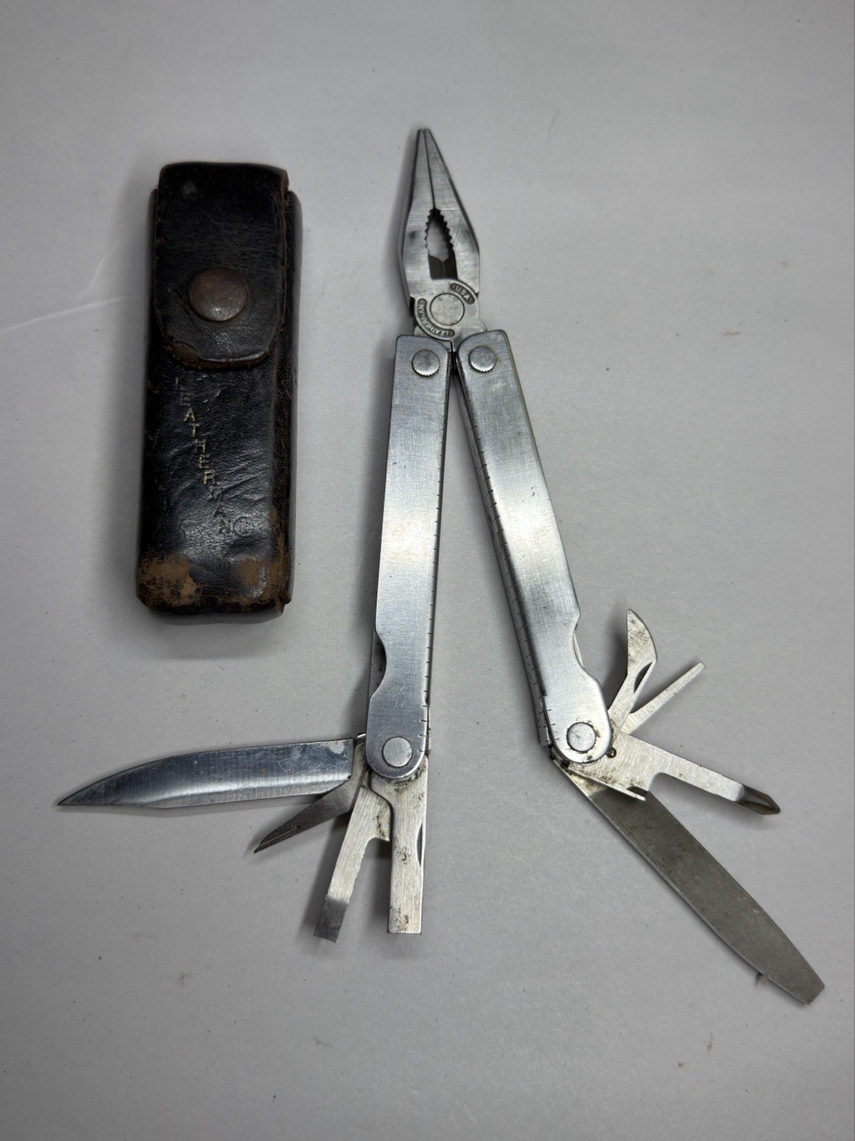 Leatherman Original Multi Tool w Leather Case Portland OR Reg TM 1325473 Vintage